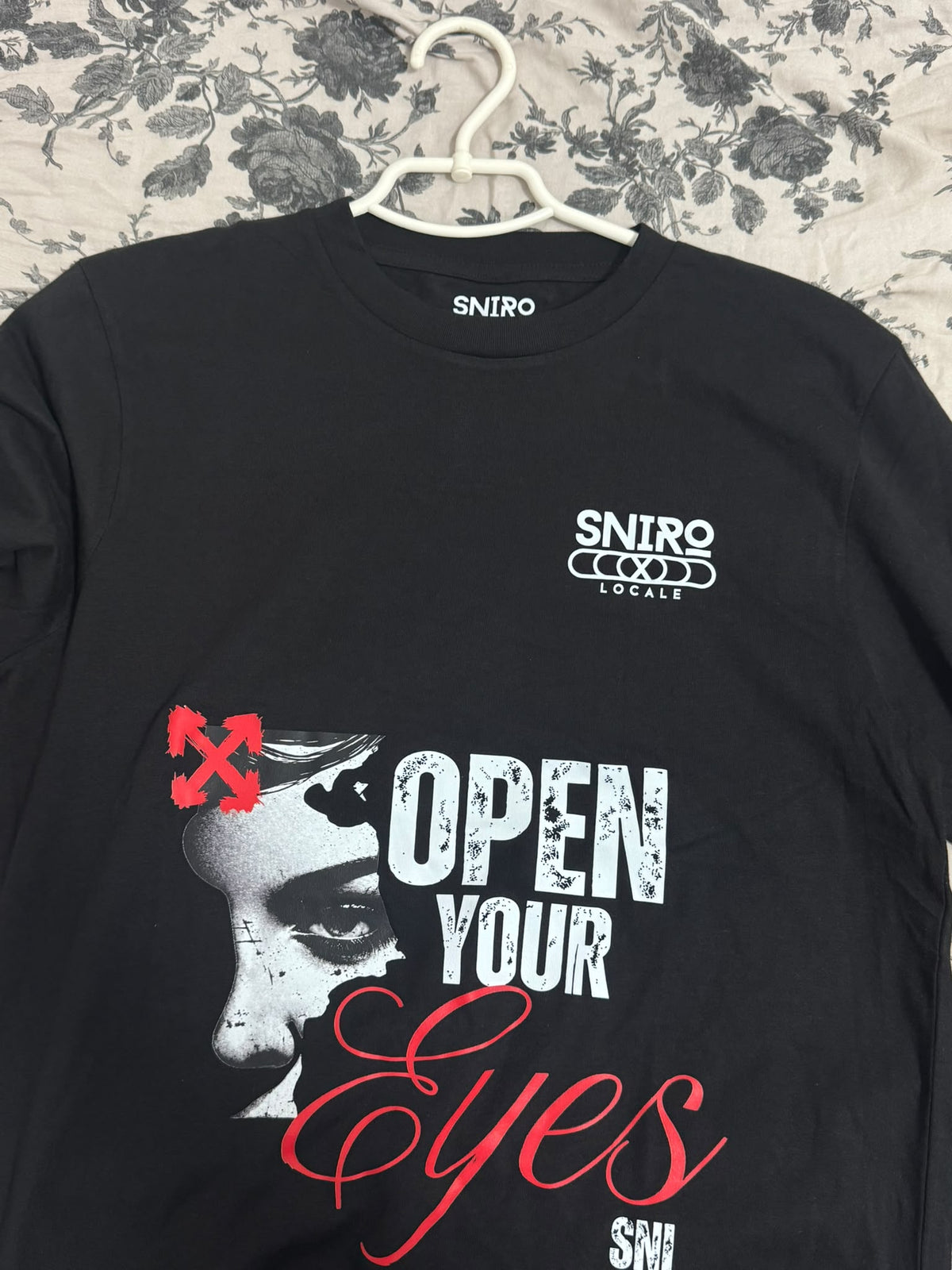 Sniro Locale "Open Your Eyes" Graphic T-Shirt – Premium 200GSM Cotton Heavyweight Tee